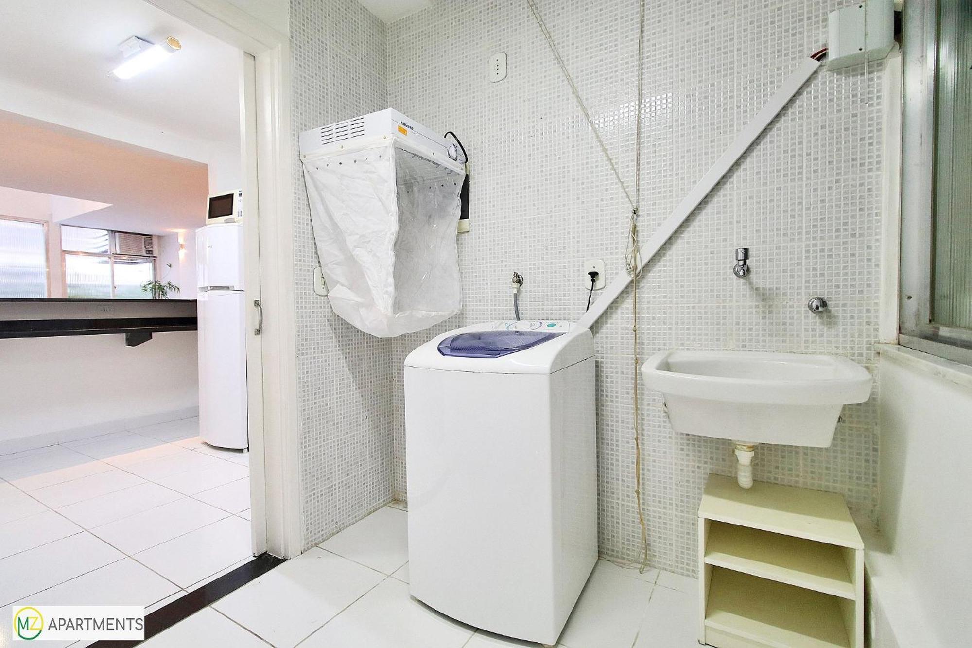 Apartamento 2 Quartos Espacoso No Leme *